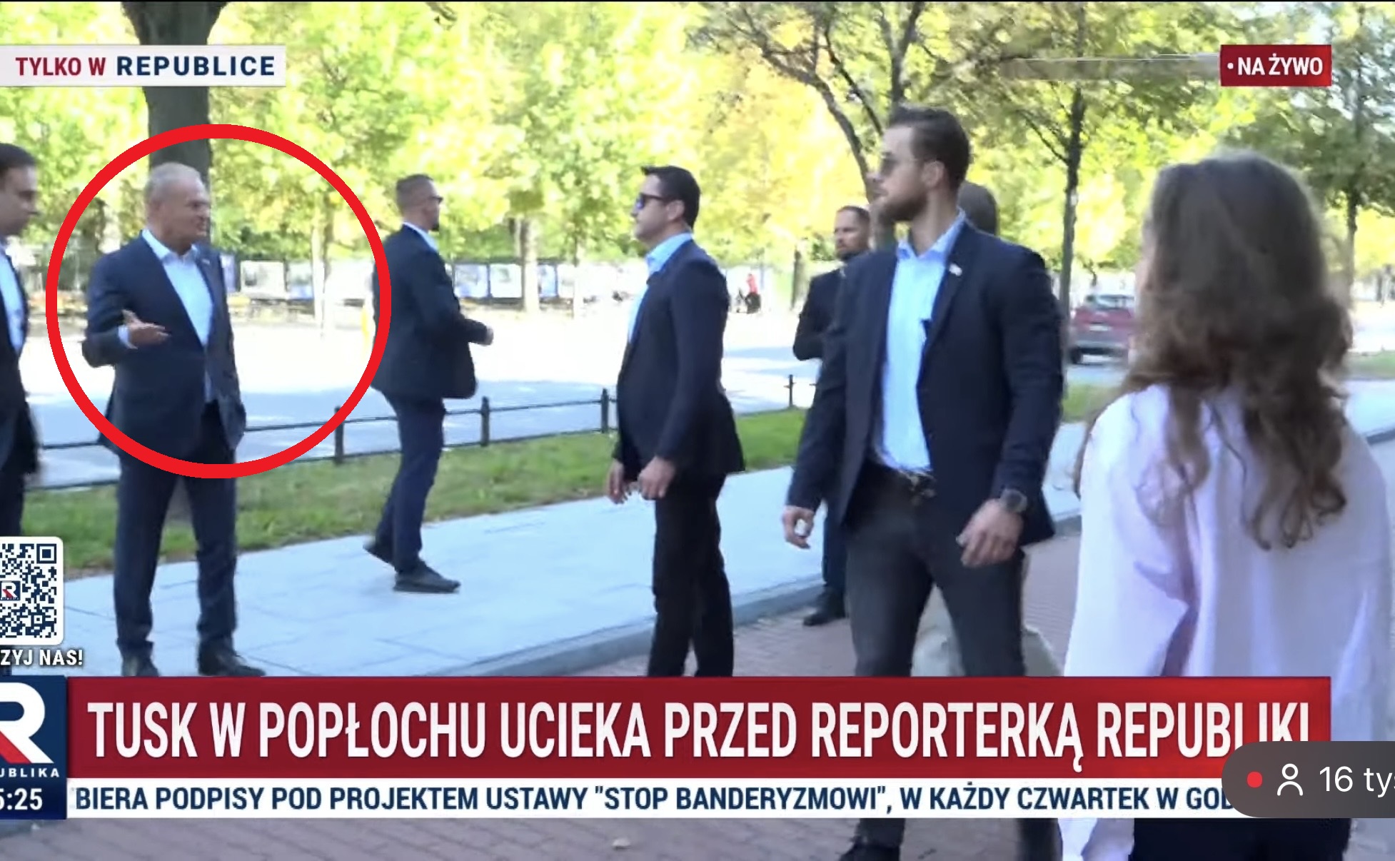 Co za scena! Wysłanniczka Republiki pędziła za Tuskiem, aż usłyszała TE słowa. „Z mediów?”