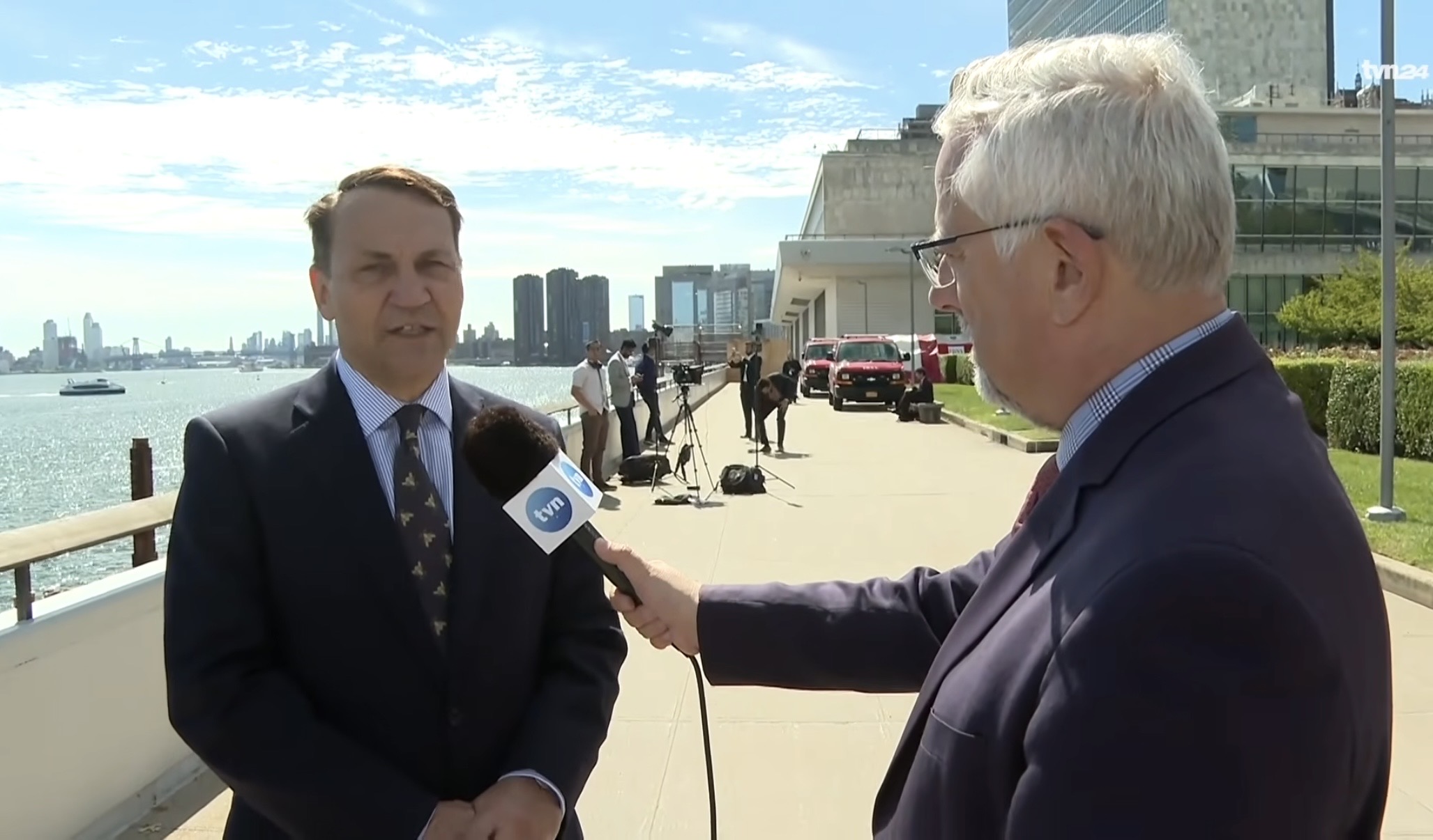 NOKAUT! Sikorski udzielał wywiadu w USA, gdy nagle zwrócił się do Ziobry. „Nie widzę redaktora”