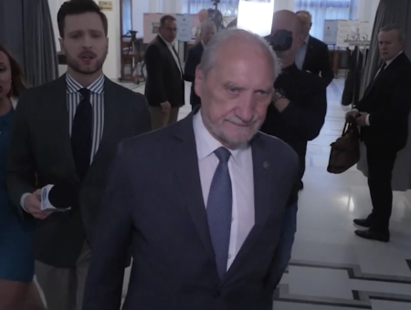 Macierewicz 