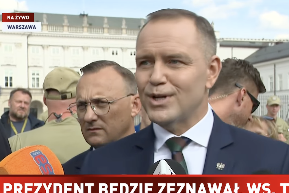 Nawrocki myślał, iż nie ma transmisji i kpił sobie z TVP. Ale widzowie wszytko widzieli! „Ciekawe życie patyczaków”