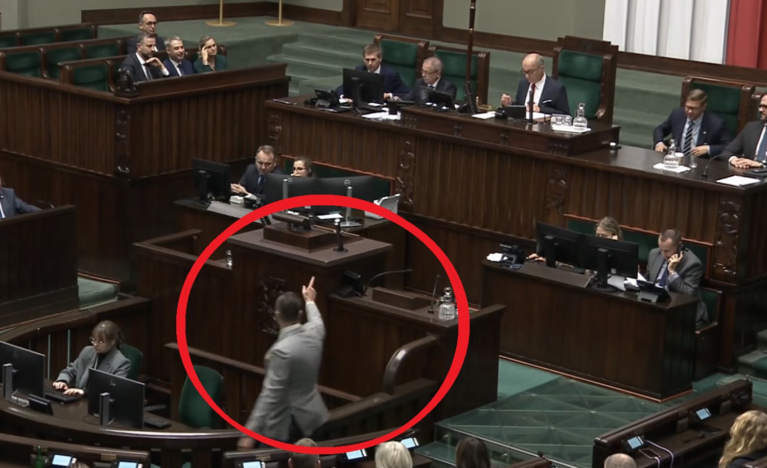 Nerwowy Kowalski nie wytrzymał po TYCH słowach Czarzastego. „Jak chce się pan zatrudnić w…” [wideo]