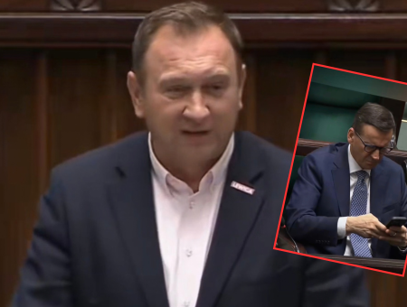 Tomasz Trela z Lewicy ciskał gromy z mównicy i punktował Mateusza Morawieckiego. Były premier chyba go nawet nie słuchał, bo miał w tym czasie inne zajęcie. 