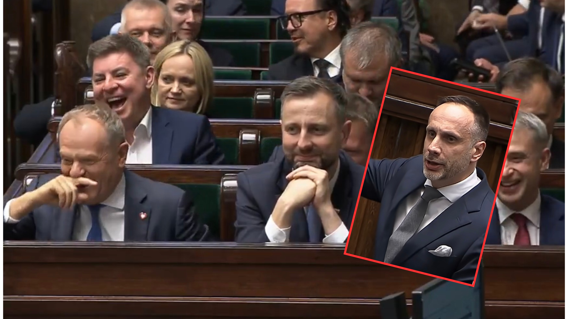 Scena roku! Kowalski grzmiał z mównicy, Tusk i ministrowie płakali ze śmiechu. „Januszku, nie przynoś…”